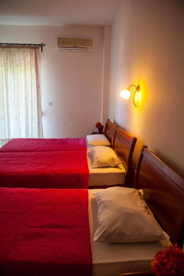 Hotel Adonis Kriopigi Eksteriør billede